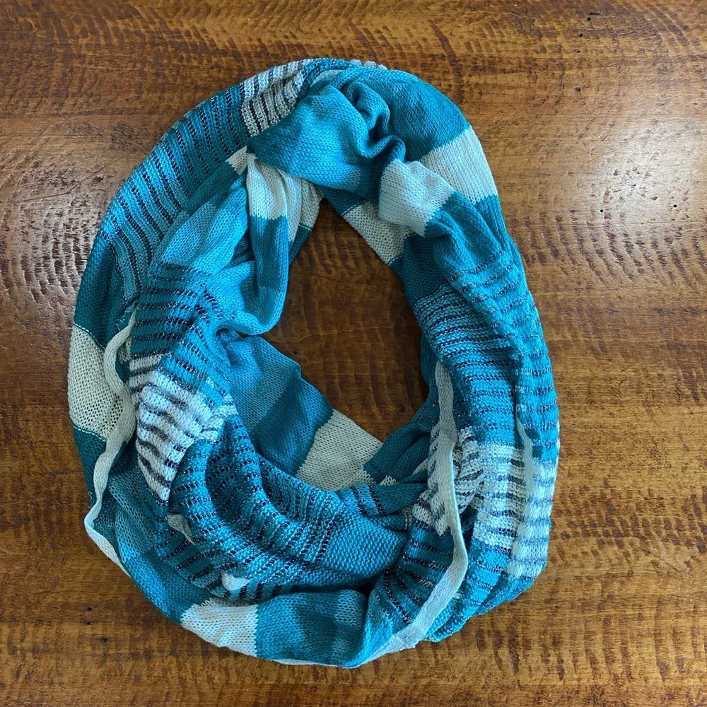 ❤️LOFT - Teal & Cream Woven Metallic Infinity Scarf - OS